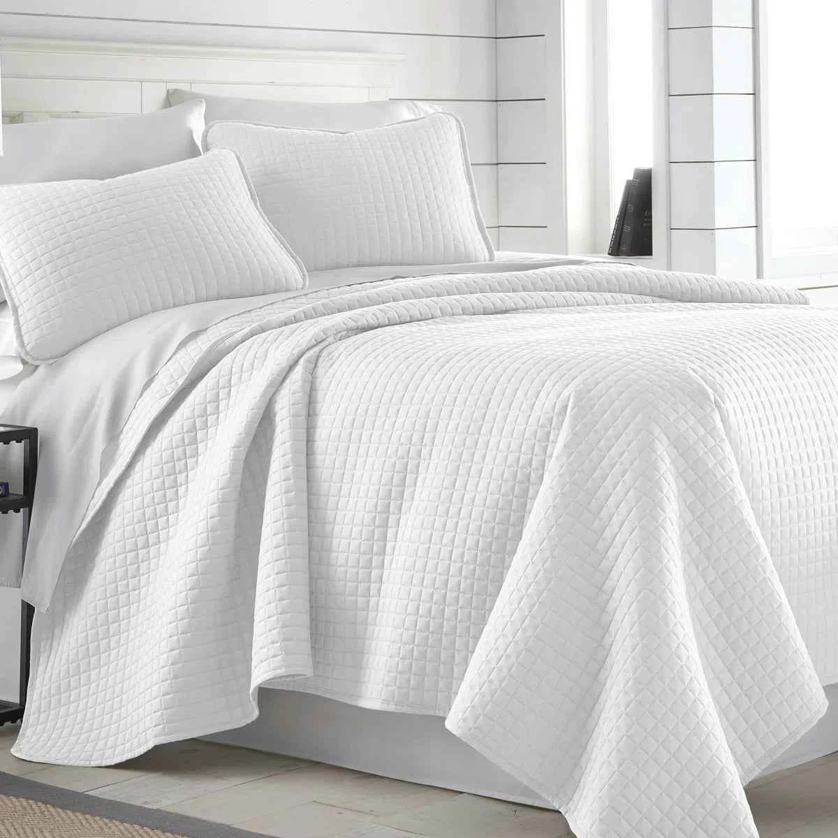 Vilano Springs® Oversized Lightweight Quilt Set with Matching Shams – Hotel-Quality Comfort