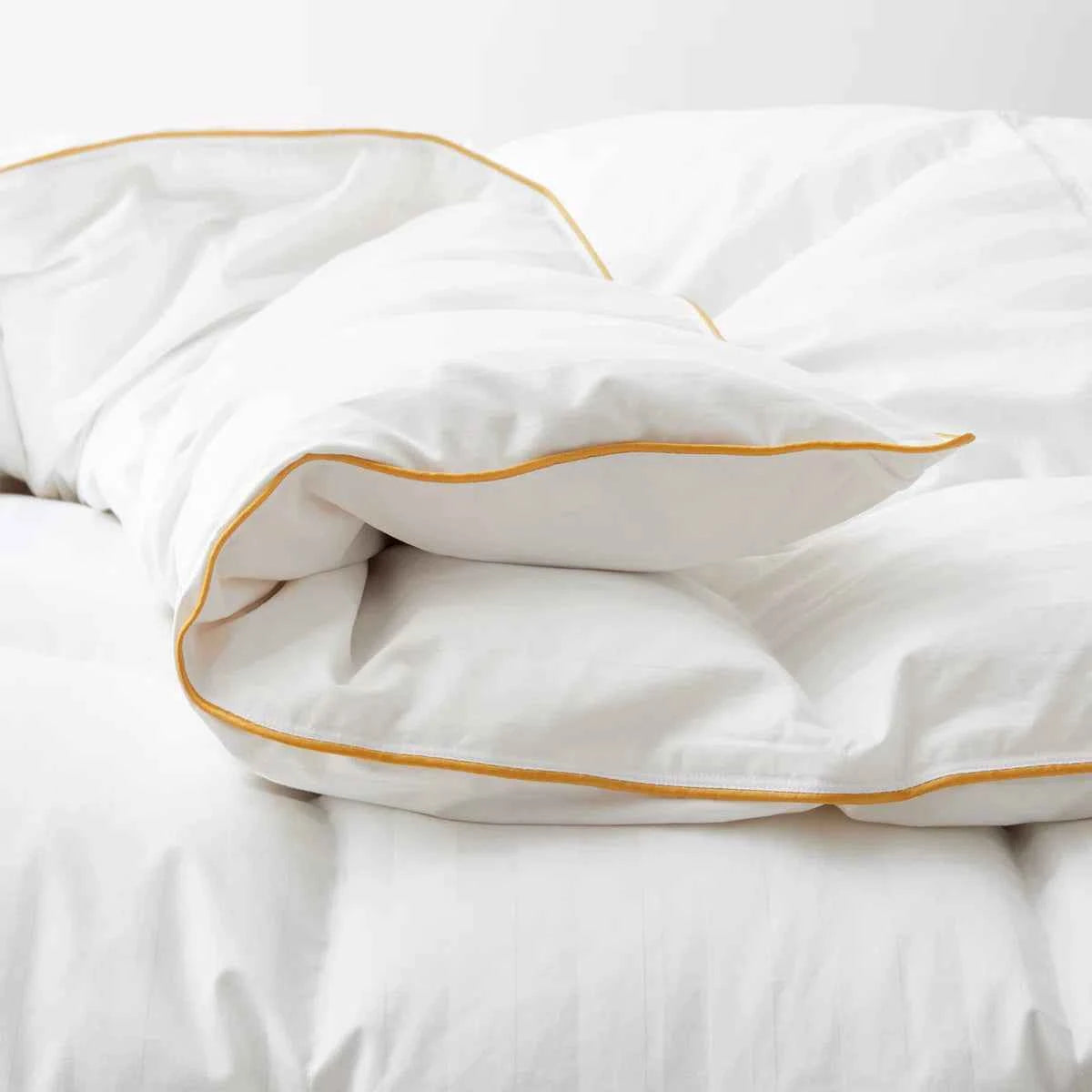 All Season Feather and Down Hotel Quality Comforter – Cozy Duvet Insert