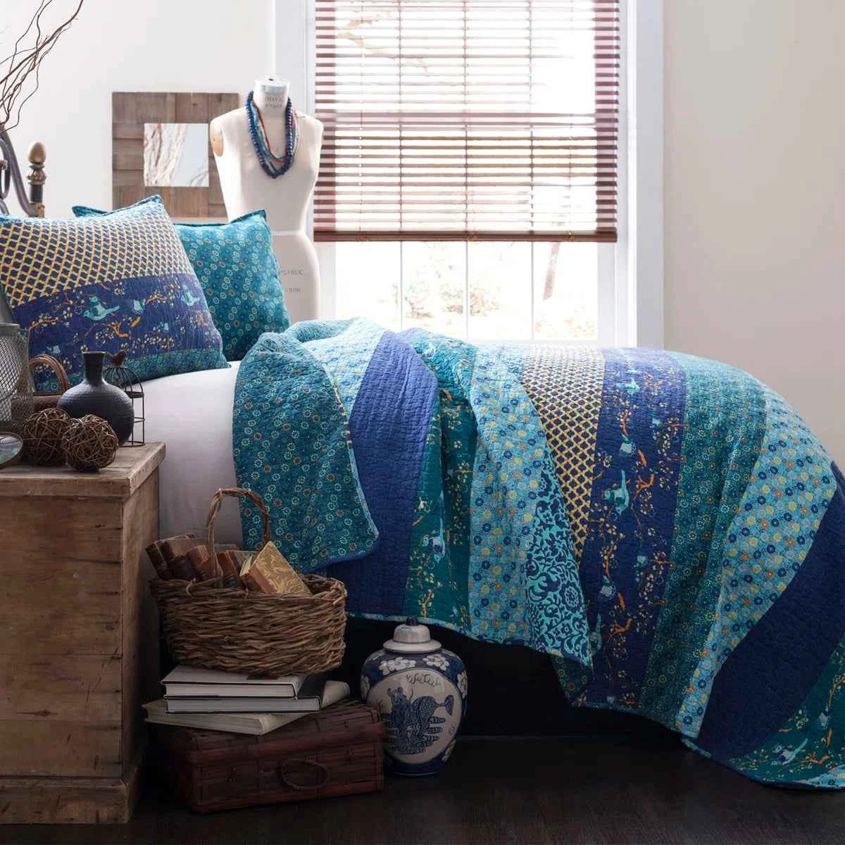 Royal Empire Cotton Reversible 3-Piece Quilt Set – Soft & Stylish Bedding