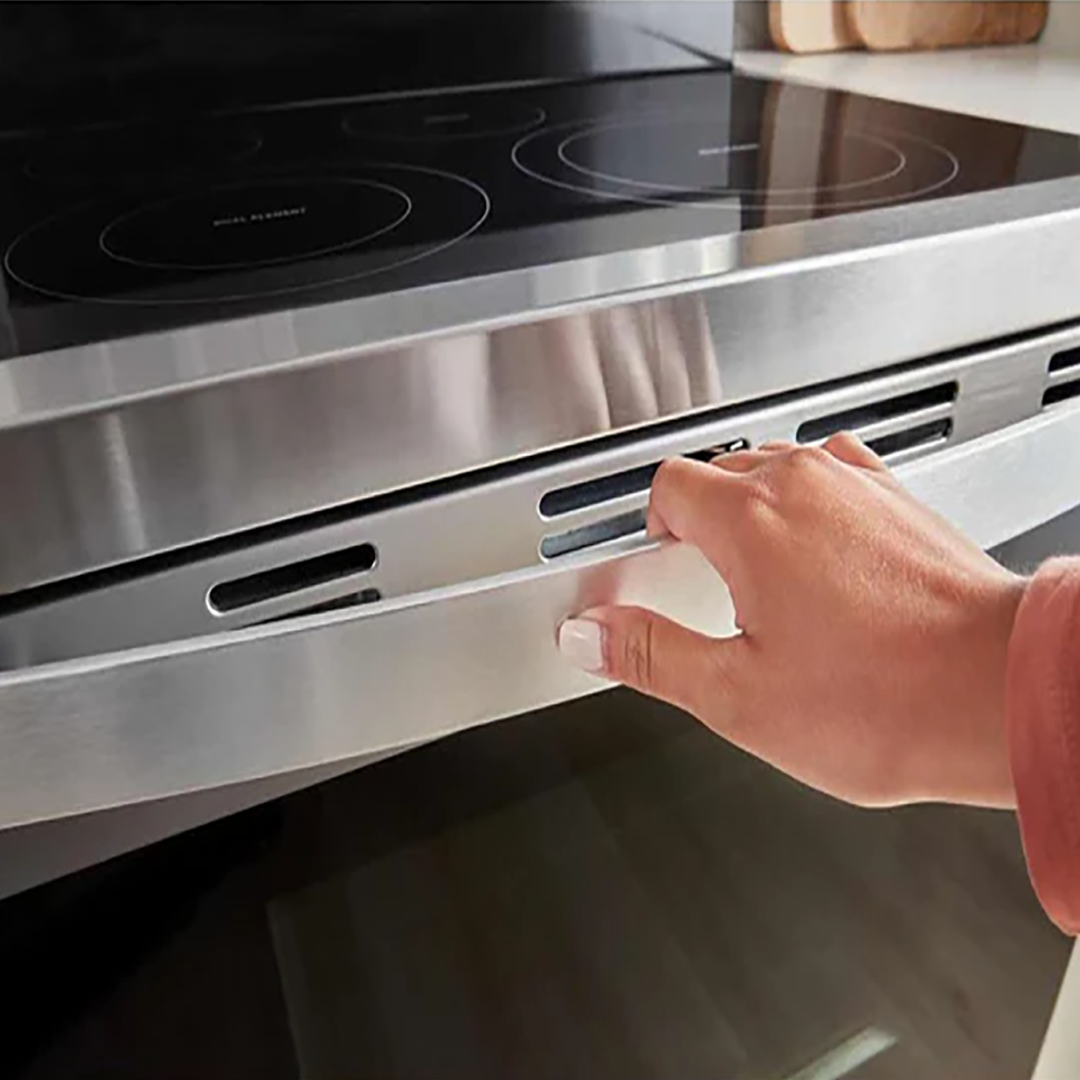 Whirlpool WFES5030RZ 30″ Freestanding Electric Range – 5.3 cu ft Air Fry, Air Baking & Self‑Clean