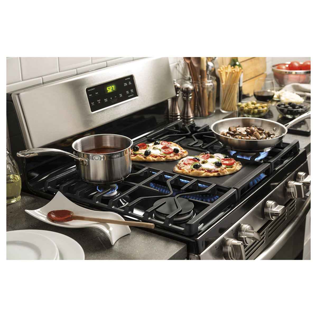 GE 30-Inch Stainless Steel Gas Range with Broil Drawer – Freestanding Oven & Cooktop